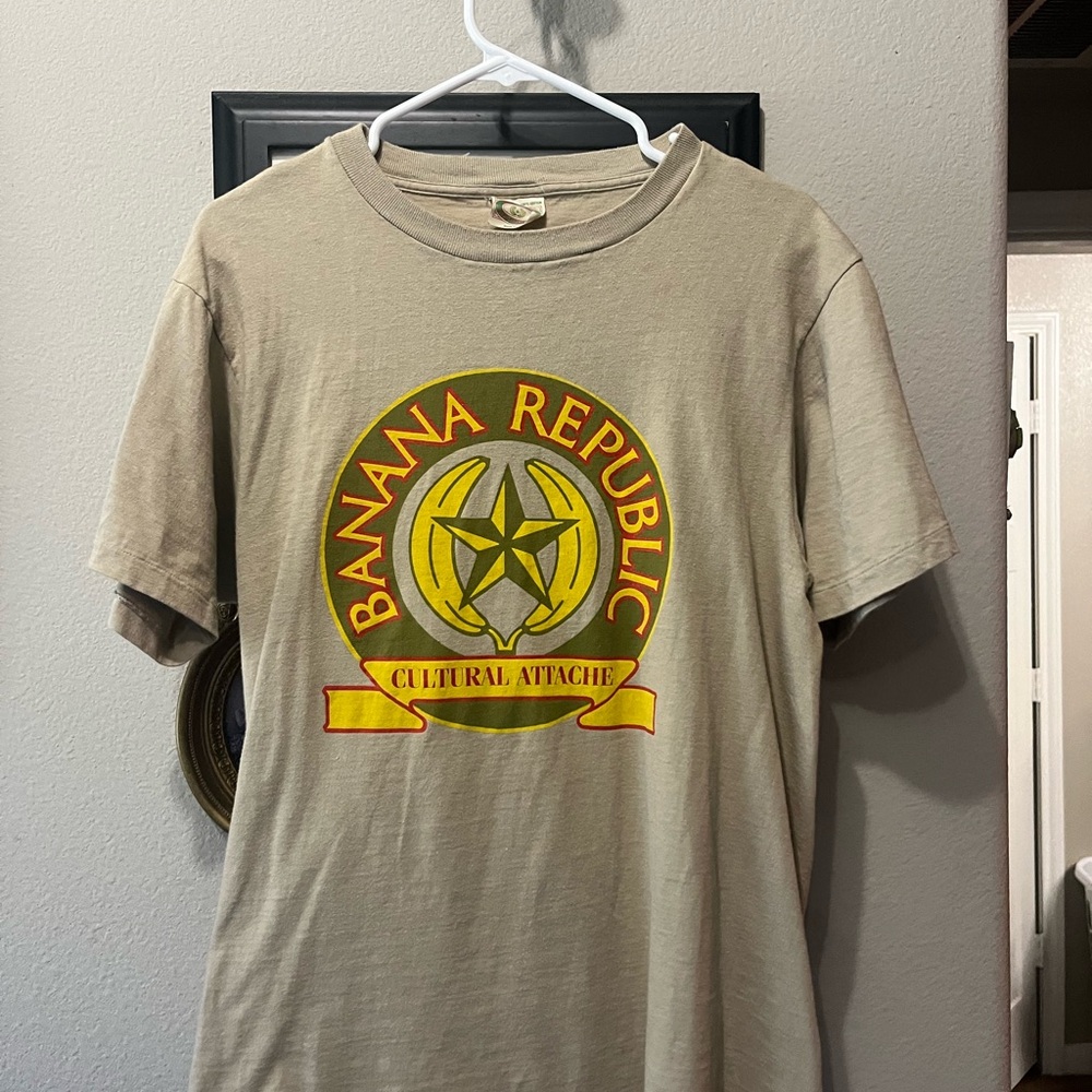 Banana Republic Beige Graphic T-Shirt